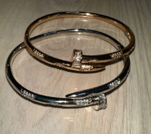 pulseras clavo con brillos